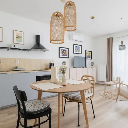 Luxury With An Ac - Lwowska 10 Street קרקוב