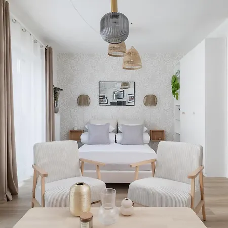Daire Cosmic Latte - Luxury Studio With Ac - Podgorze